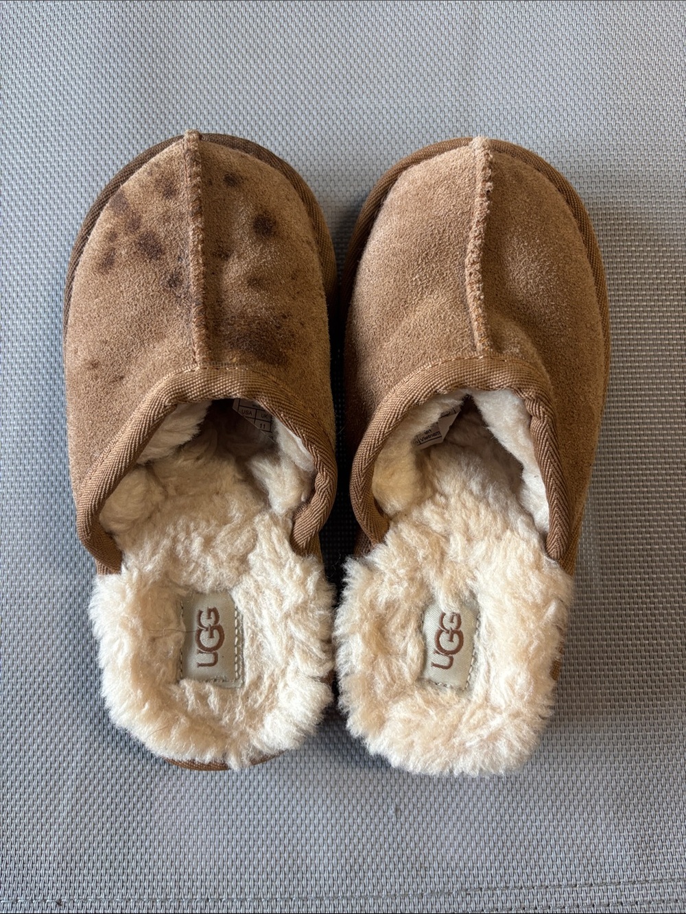 UGG Kids Chestnut Suede Shearling-Lined sz 12 slip on indoor outdoor slippers